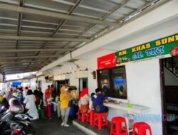 Rumah Makan Mang Iki Garut Viral dengan Ayam dan Jengkolnya yang Juara